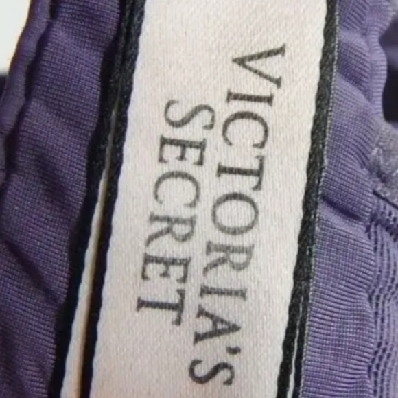 Victoria's Secret Uplift Semi Demi Bra - Picture 3 of 4